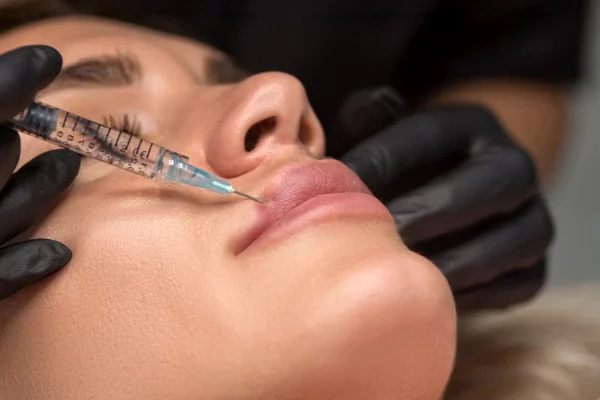 Docteur Maxime Cowen Chirurgien Esthetique Marseille Inj Acide Hyaluronique1